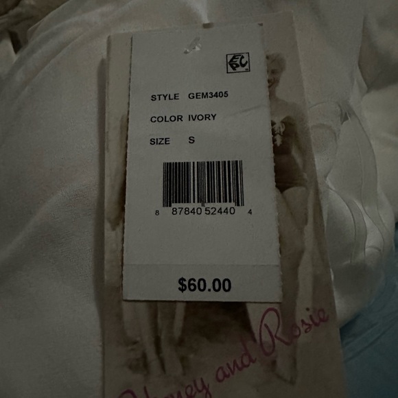 White Ruffled Flowy Dress - Picture 6 of 6